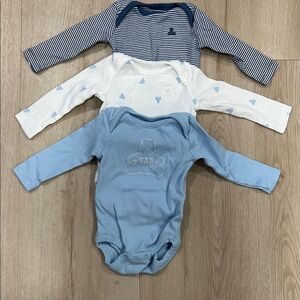 GAP Baby Long Sleeve Onesie Set size 0-3 month never used